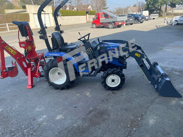 Produits JP FRANCE - ISEKI 3187 18CV DIRECTION ASSISTÉE + CHARGEUR TERRE JPC + PELLE RETRO - LOTS PROMOTIONNELS - Tracteurs et Microtracteurs - LOTS PROMOTIONNELS - 