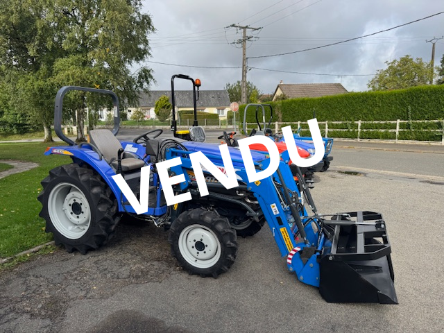 Produits JP FRANCE - ISEKI 25CV 3 CYLINDRES DIESEL 4 RM DIRECTION ASSISTÉE + CHARGEUR MULTIFONCTION - OFFRES SPÉCIALES DU MOMENT - Tracteurs et Microtracteurs - OCCASIONS - OFFRES SPÉCIALES DU MOMENT