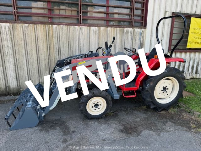 Produits JP FRANCE - YANMAR 21 CV 4 RM + CHARGEUR MULTI NEUF A DECROCHAGE RAPIDE - OFFRES SPÉCIALES DU MOMENT - Tracteurs et Microtracteurs - OCCASIONS - OFFRES SPÉCIALES DU MOMENT