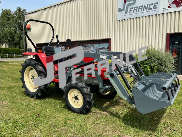 Produits JP FRANCE - YANMAR 23 CV 4 RM DIRECTION ASSISTEE + CHARGEUR MULTIFONCTION - OFFRES SPÉCIALES DU MOMENT - Tracteurs et Microtracteurs - OCCASIONS - OFFRES SPÉCIALES DU MOMENT