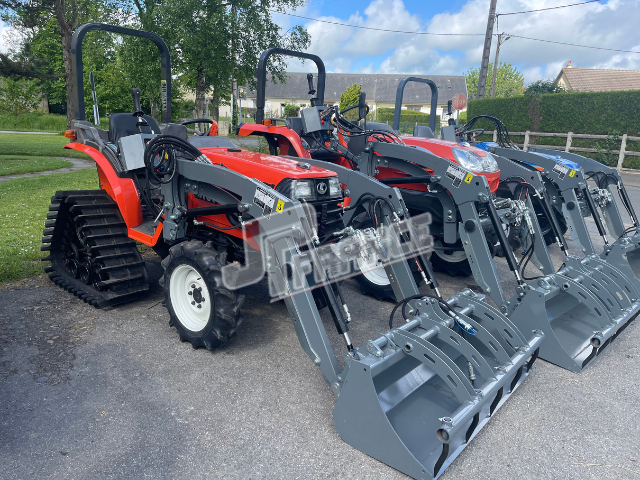 Produits JP FRANCE - KUBOTA 18 CV 3 CYLINDRES DIESEL A CHENILLES d'occasion révisé avec CHARGEUR MULTIFONCTION NEUF - Avec chargeur - Tracteurs et Microtracteurs - OCCASIONS - Avec chargeur