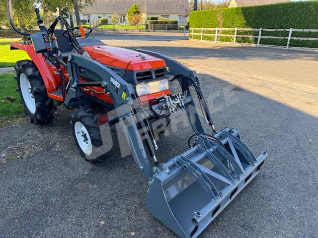 Produits JP FRANCE - KUBOTA 22 CV, DIRECTION ASSISTEE + CHARGEUR MULTI - OFFRES DU MOMENT - Tracteurs et Microtracteurs - OCCASIONS - OFFRES DU MOMENT