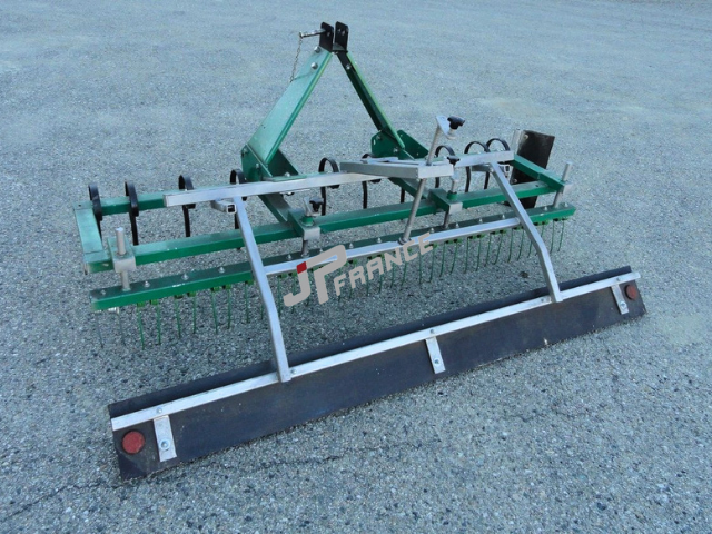Produits JP FRANCE - HERSE NIVELEUSE JPGE 1M20 ET 2M00 3pts ou attelée - Herse - Accessoires et équipements - TRAVAIL DE LA TERRE - Herse