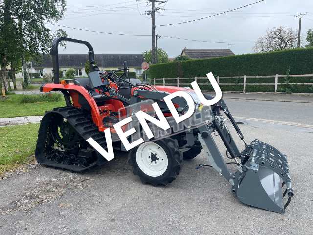 Produits JP FRANCE - KUBOTA 24 CV A CHENILLES 4 RM d'occasion révisé impeccable avec CHARGEUR MULTIFONCTION NEUF A DECROCHAGE RAPIDE - TRACTEURS SPECIAUX - Tracteurs et Microtracteurs - TRACTEURS SPECIAUX - 