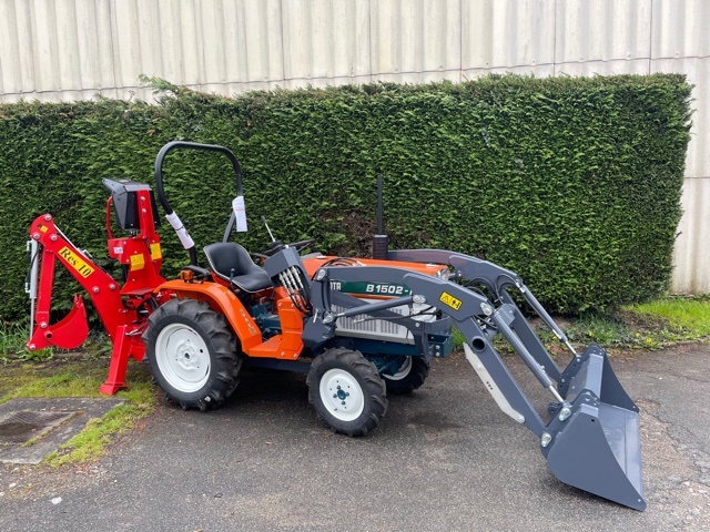 Produits JP FRANCE - KUBOTA 19 CV + CHARGEUR TERRE NEUF A DECROCHAGE RAPIDE + PELLE RETRO NEUVE RES 10 - OCCASIONS - Tracteurs et Microtracteurs - OCCASIONS - 