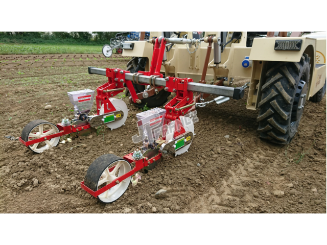 Produits JP FRANCE - SEMOIR MARAICHER TRACTE 3 POINTS -TERRADONIS - Semoir Maraîcher manuel et 3 points  - Accessoires et équipements - TRAVAIL DE LA TERRE - Semoir Maraîcher manuel et 3 points 